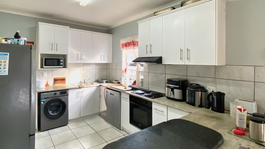 3 Bedroom Property for Sale in Velddrif Western Cape
